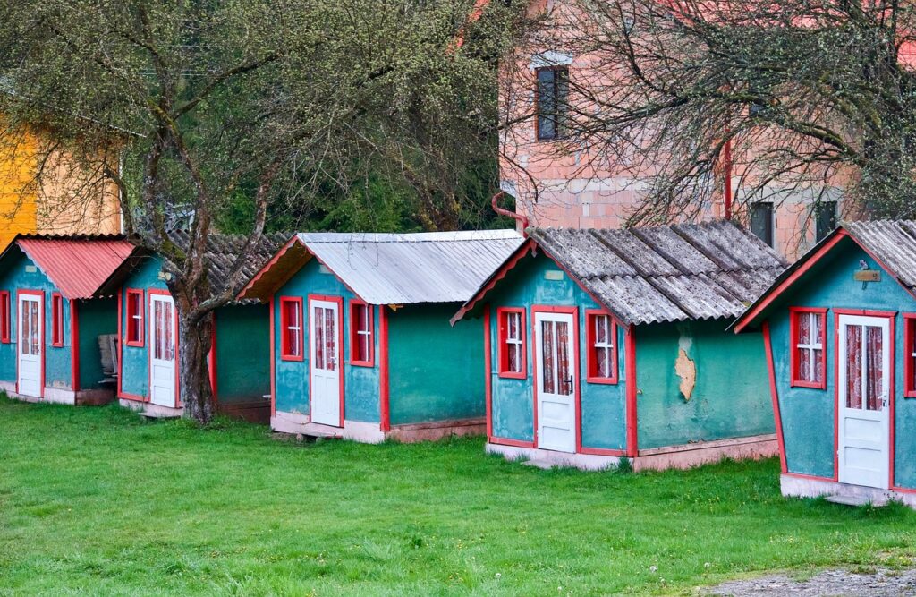 huts, cabins, holiday, accommodation, tourism