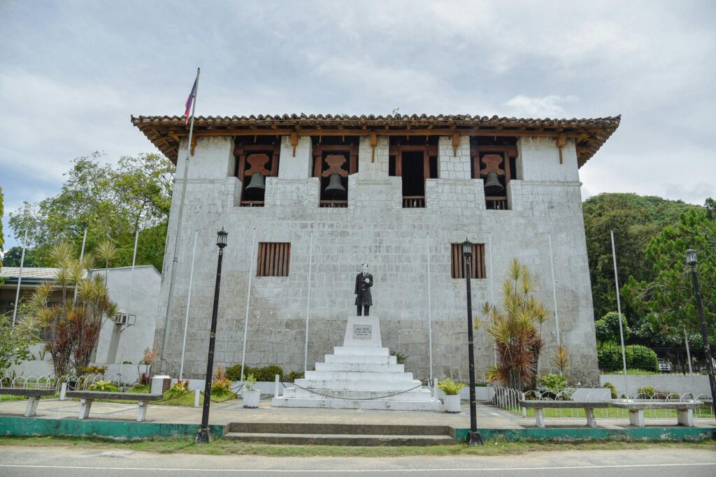 El Gran Baluarte de Boljoon, a prominent landmark in Cebu, Philippines, showcasing Spanish colonial architecture.